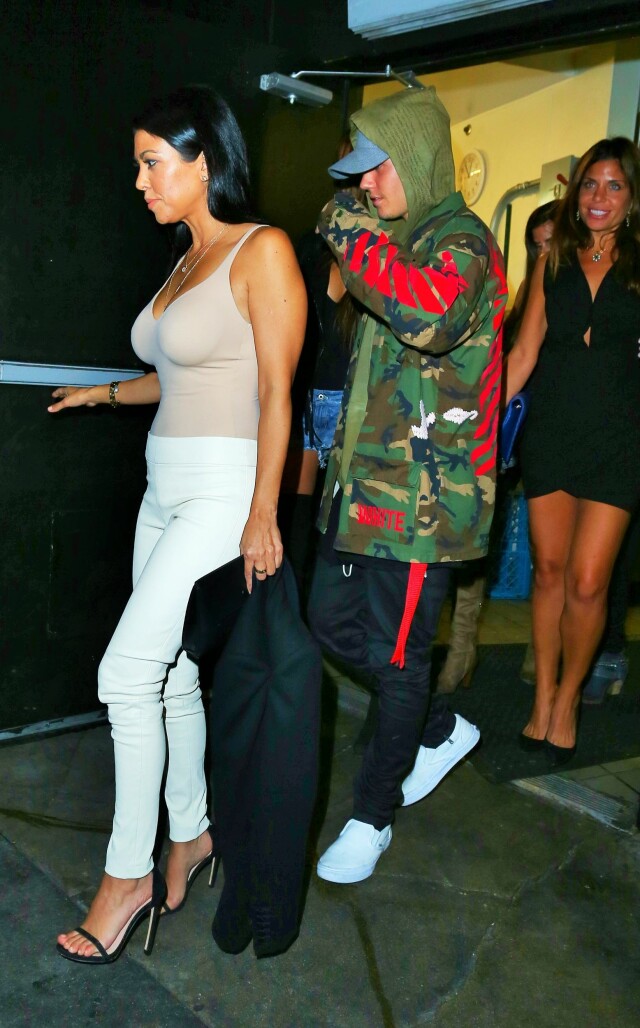 SUPERDUO: Kourtney Kardashian og Justin Bieber dro sammen fra den populære Hollywood-restauranten The Nice Guy. Foto: NTB scanpix SUPERDUO: Kourtney Kardashian og Justin Bieber dro sammen fra den populære Hollywood-restauranten The Nice Guy. Foto: NTB scanpix